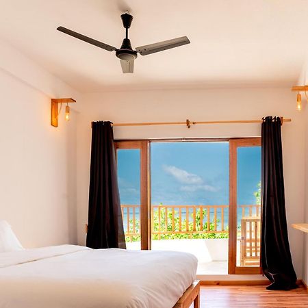Manta Sea View Himandhoo Hotel Bagian luar foto