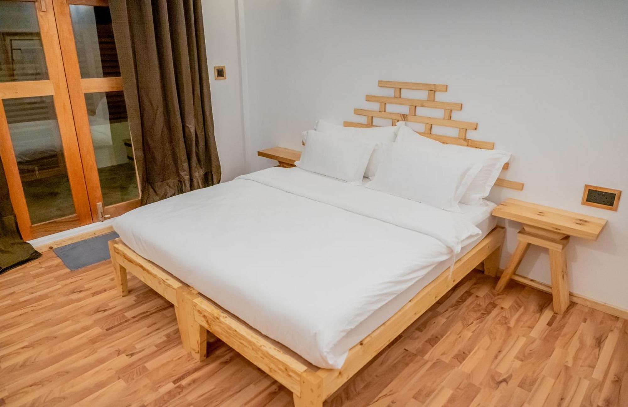 Manta Sea View Himandhoo Hotel Bagian luar foto