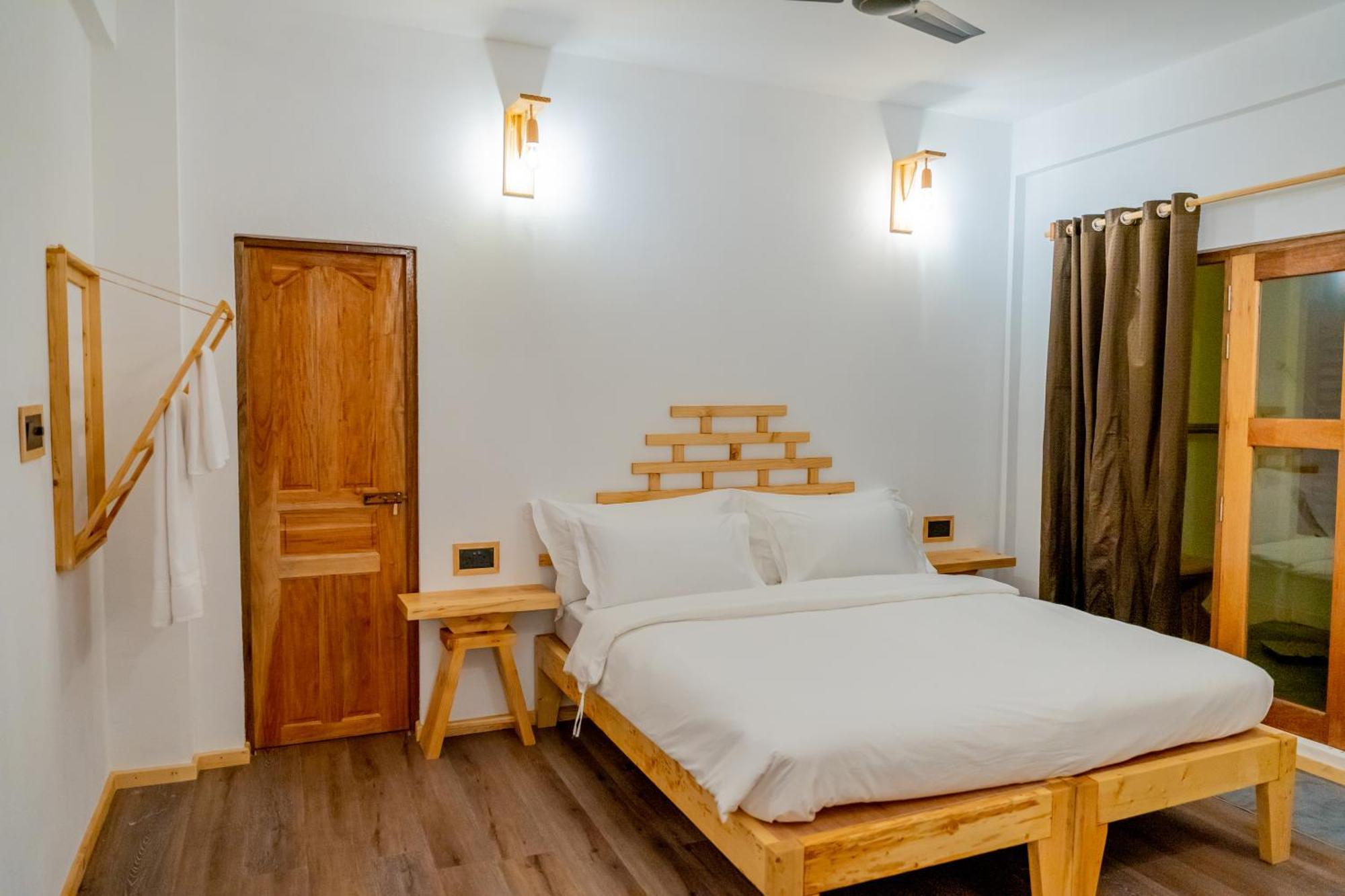 Manta Sea View Himandhoo Hotel Bagian luar foto