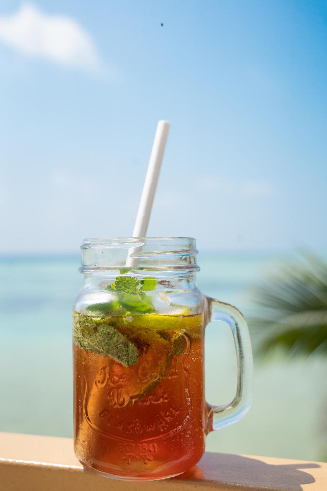 Manta Sea View Himandhoo Hotel Bagian luar foto