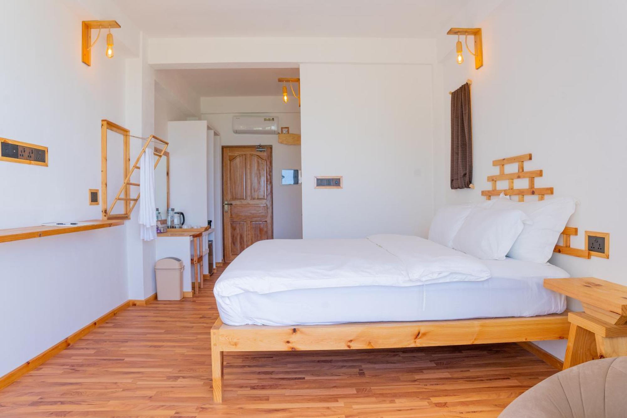 Manta Sea View Himandhoo Hotel Bagian luar foto